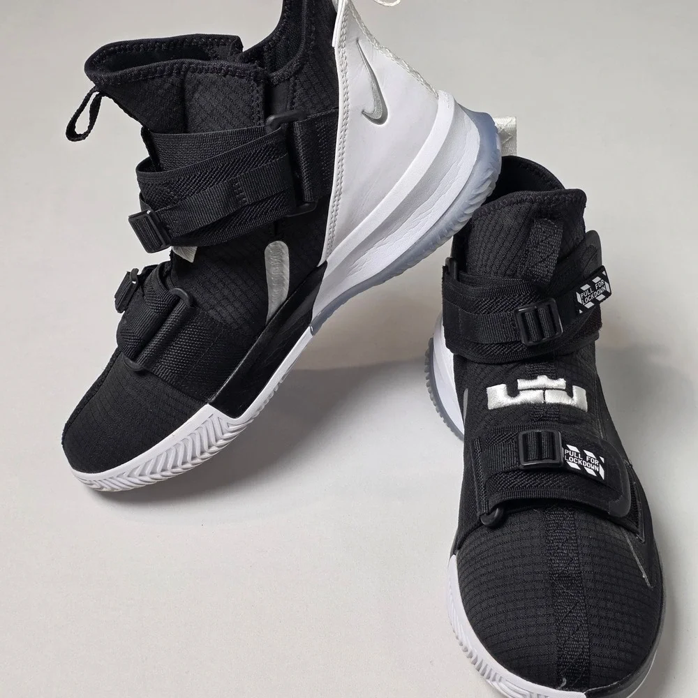 Nike LeBron Soldier 13 SFG Basketball Shoes Mens Size 8 Black and White Sneaker